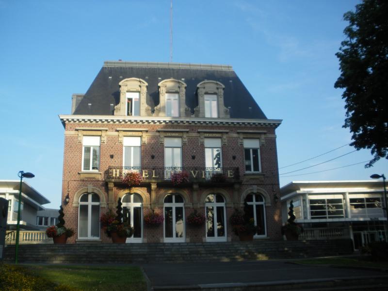 Vue de l'hôtel de ville de Mouvaux.