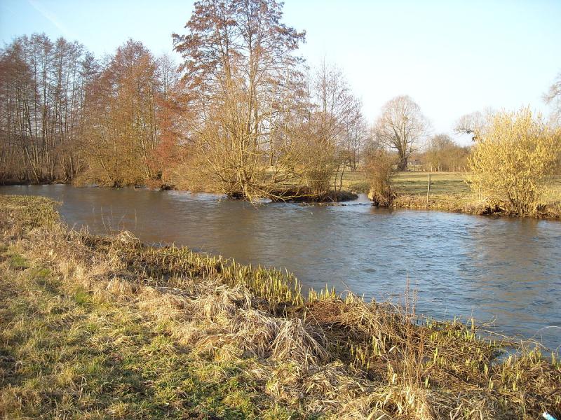 Rivière l'Avre à Muzy, dans le département de l'Eure.