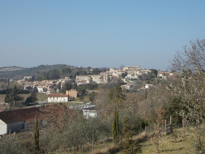 Vue du village de Ners, dans le département du Gard. 