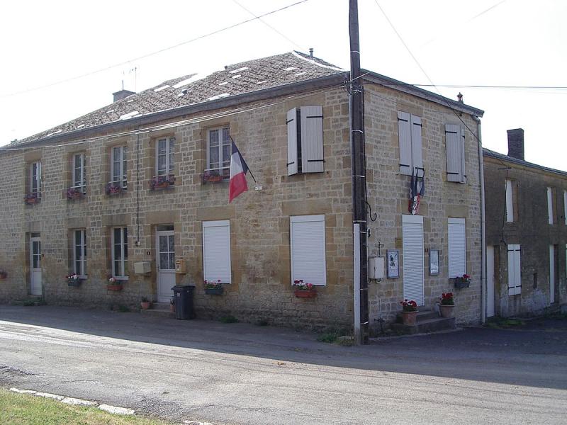 La Mairie de Neufmaison.