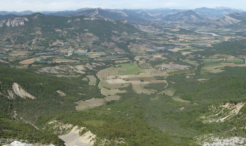 Vue du territoire communal de Nossage-et-Bénévent,  dans le département des Hautes-Alpes.