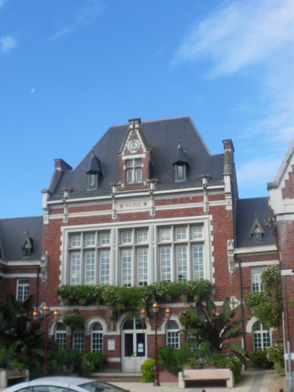 La mairie de Noyelles-sous-Lens.