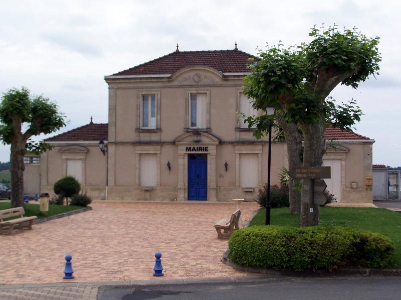Mairie de Omet, dans le département de la Gironde.