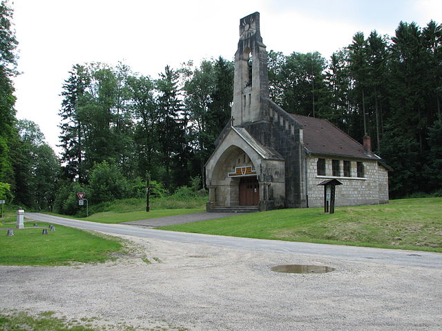 Eglise reconstruite après la guerre à Ornes, Village français détruit durant la Première Guerre mondiale.
