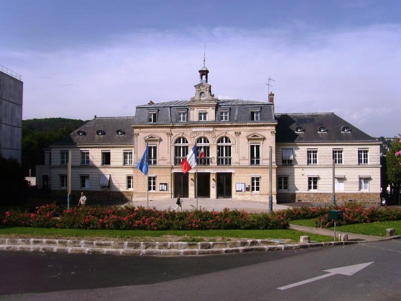 L’hôtel de ville.
