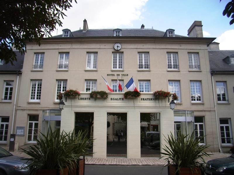 Hôtel de Ville de Palaiseau, façade nord.