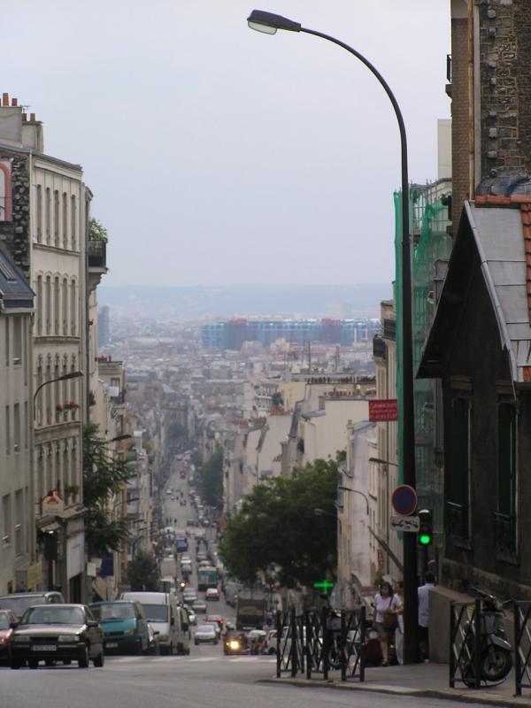 Rue de Menilmontant dans le 20e Arrondissement de Paris.