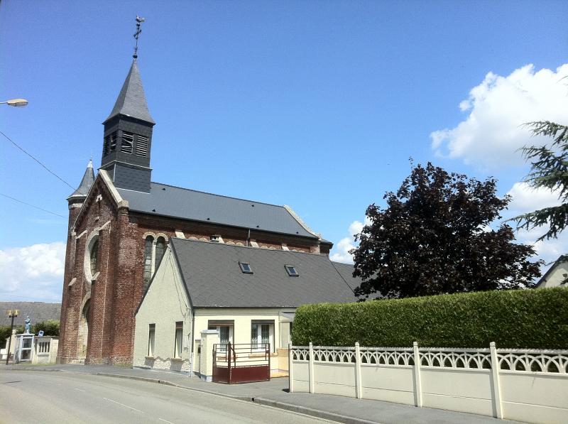Église paroissiale Saint-Jean-Baptiste de Petit-Verly, dans le département de l'Aisne.