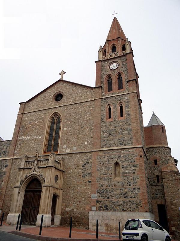 Église Saint-Cirq et Sainte-Julitte de Pia, dans le département des Pyrénées-Orientales .