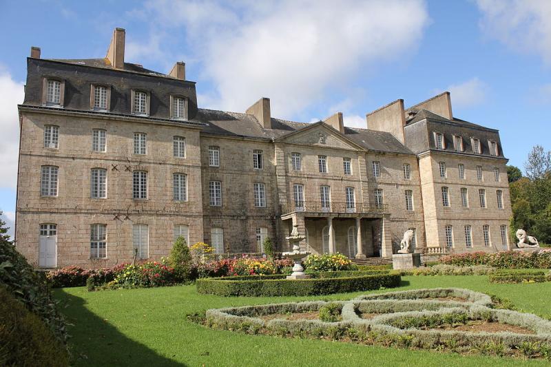 Plœuc-L'Hermitage.