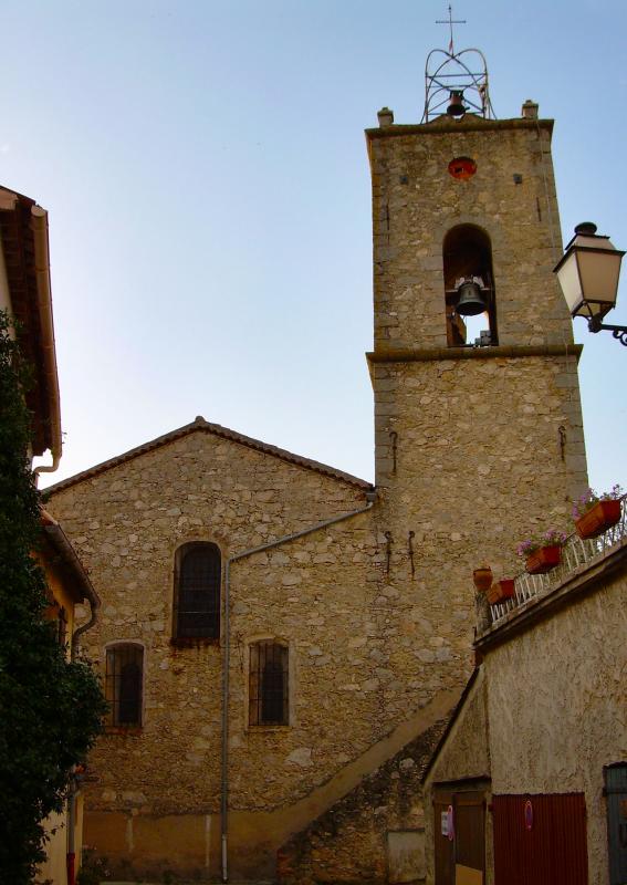 Photo de l'église Saint-Martin du Plan de la Tour, en région Provence-Alpes-Côte d'Azur. 