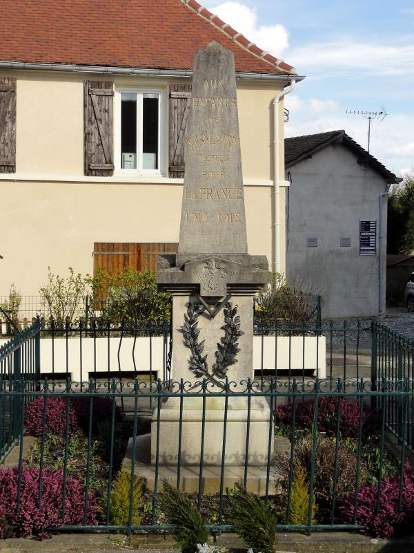 Le monument aux morts.