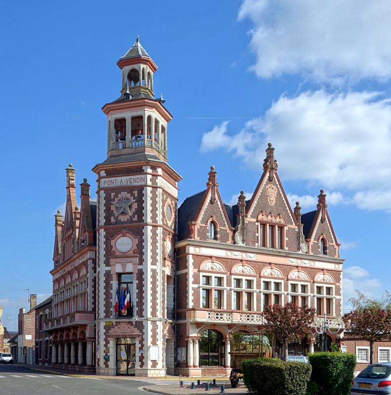 La mairie de Pont-à-Vendin.
