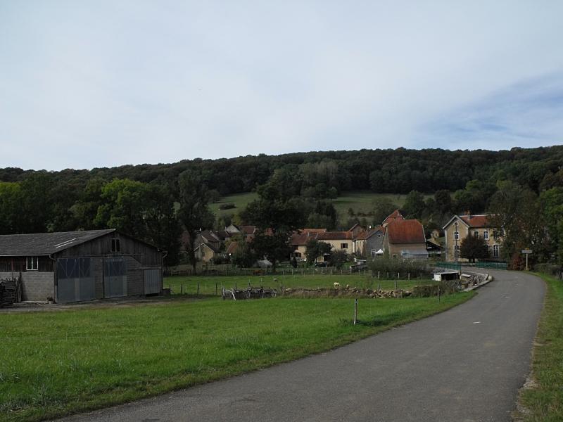Vue générale de Puessans.