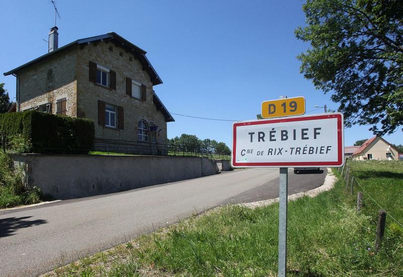 Entrée de la commune de Rix-Trébief, dans le département du Jura.