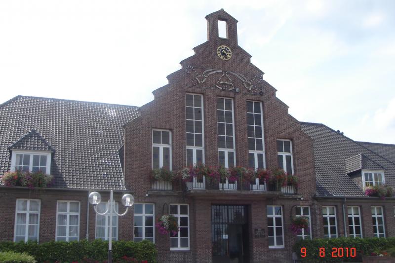Mairie de Roeulx.
