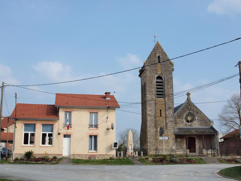 L'église de la Nativité-de-la-Vierge.