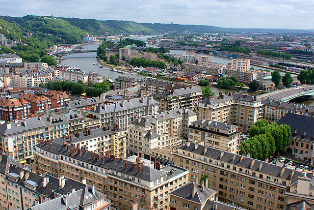Vue de Rouen depuis la cathédrale Notre-Dame de Rouen en direction de la rue de la République, du pont Corneille et de l’île Lacroix