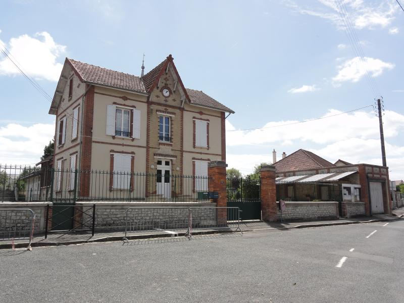 La mairie à La Bretonnière.