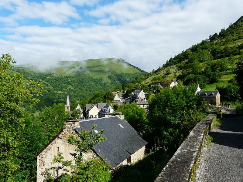 Le village de Saccourvielle.