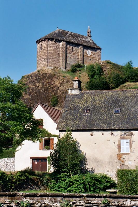 Chapelle Notre-Dame du Château de Saignes, dans le département du Cantal.