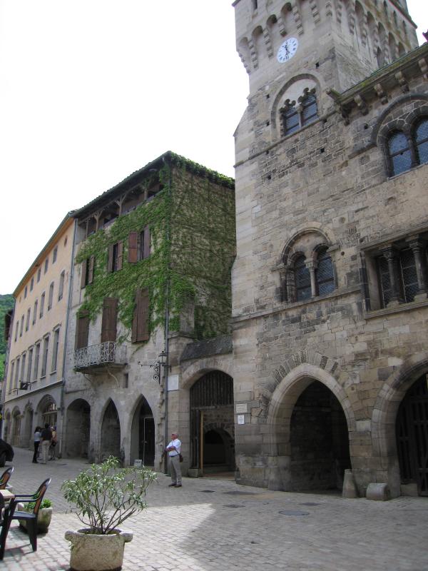 Saint-Antonin-Noble-Val.