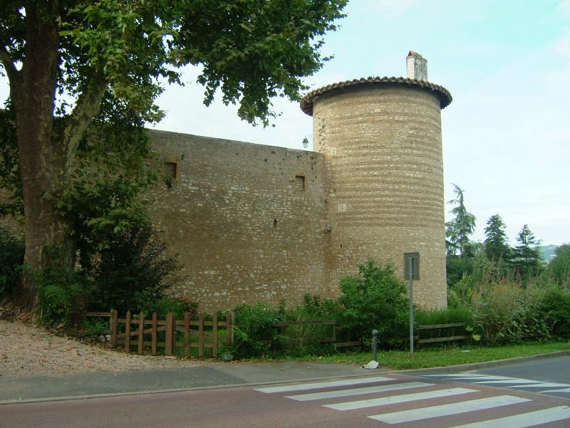  Château de Saint-Bernard.