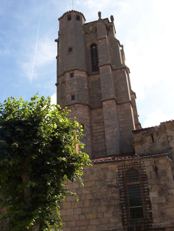  Collégiale de Saint-Bonnet-le-Chateau.