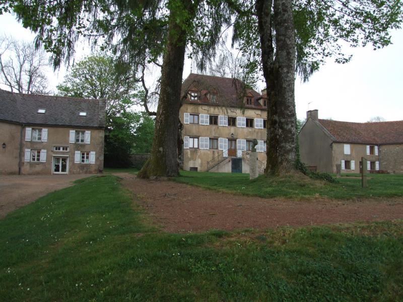 La maison du parc (abritant également la maison des Hommes et des paysages et le musée de la Résistance en Morvan), dans le département de la Nièvre.