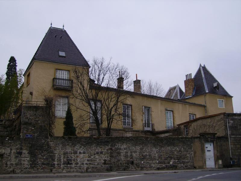 Château de la Tour ST Genis Laval.