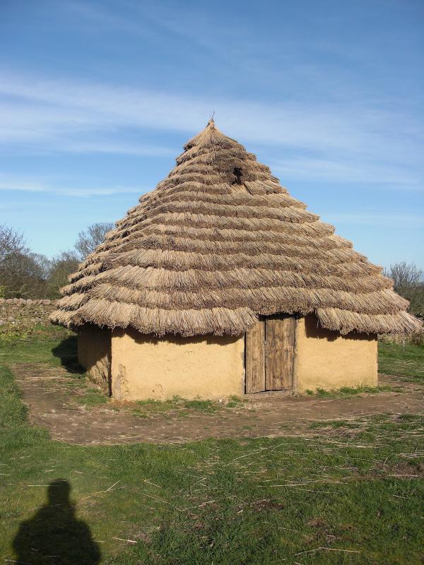 Reconstitution d'une ferme gauloise au Tourp lors d'une exposition à thème.