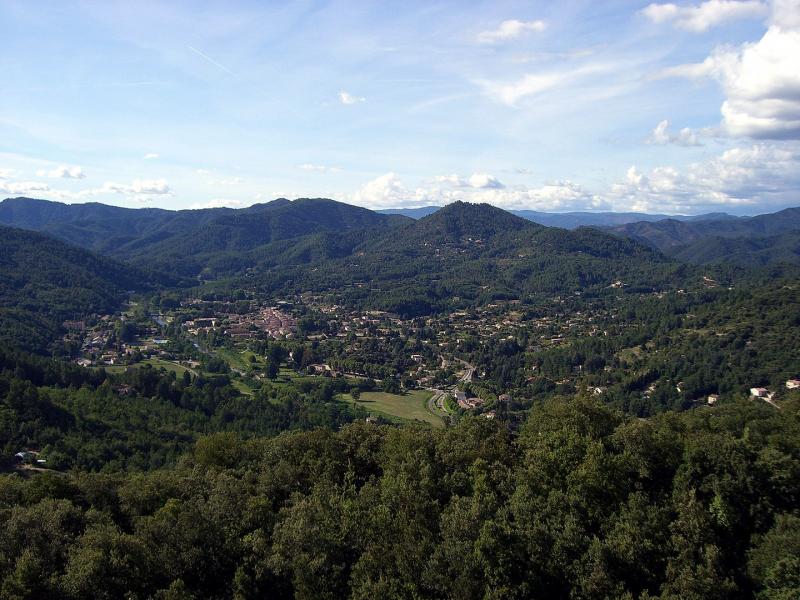 La commune du point de vue de Saint-Roman.