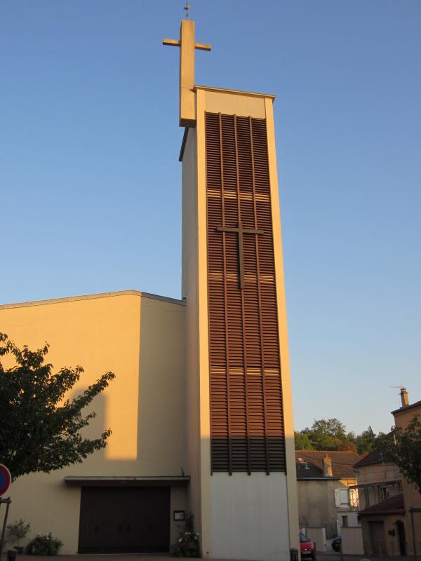Photo de l'église  Saint-Julien, en région Grand-Est. 