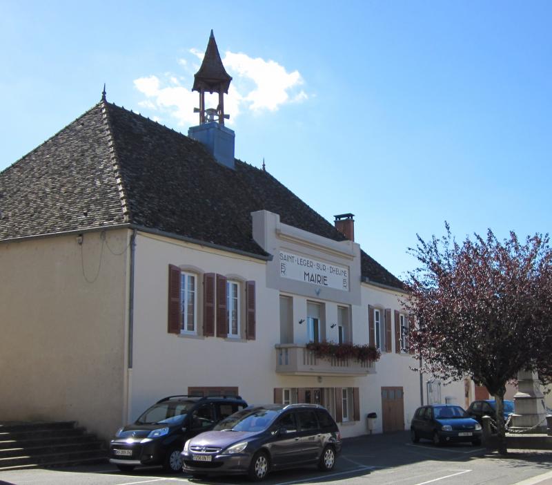La mairie de Saint-Léger-sur-Dheune.