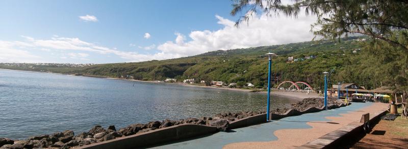 Panorama sur le front de mer de Saint-Leu.