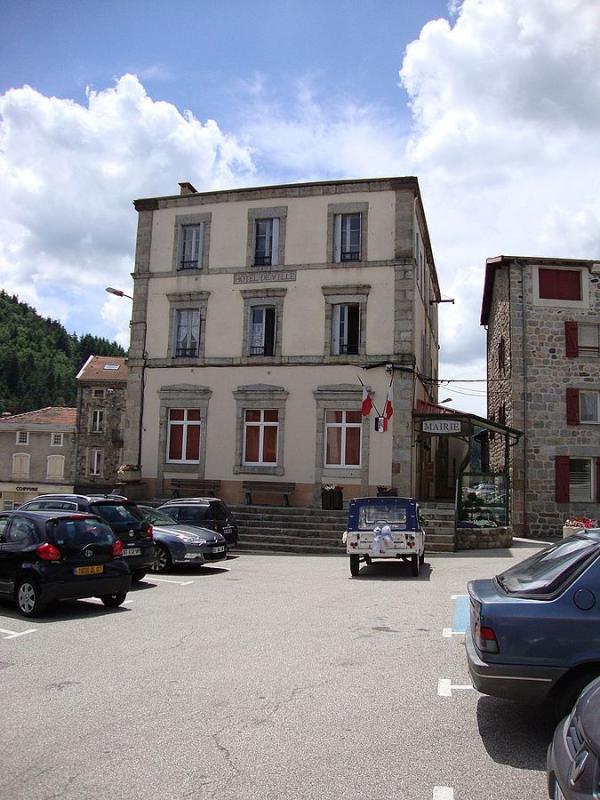 La mairie de Saint-Martin-de-Valamas,  dans le département de l'Ardèche.