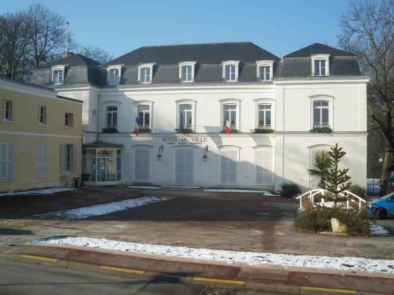 La mairie de Saint-Michel-sur-Orge.