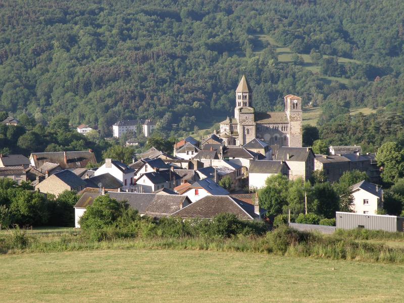 Vue générale de Saint-Nectaire, dans le département du Puy-de-Dôme.