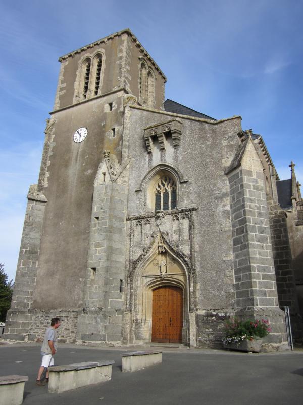 L'église Saint-Pierre. 
