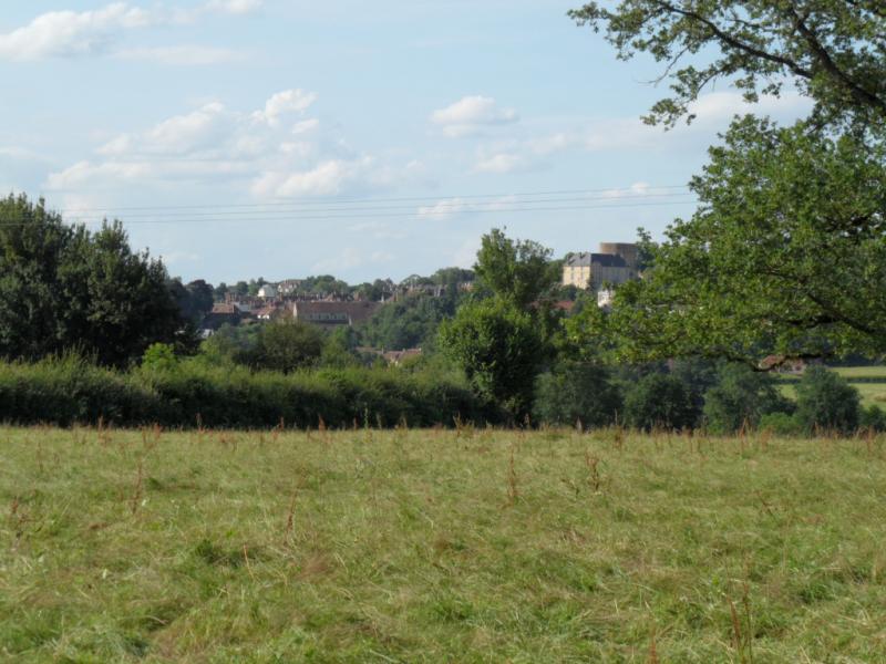  Vue de Saint Sauveur, dans le département de l'Yonne.