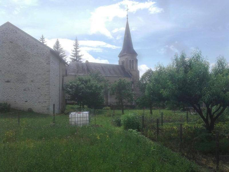  L'église de Saint-Victor-sur-Ouche.