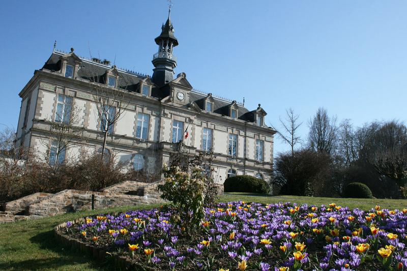 Saint-Yrieix-la-Perche.