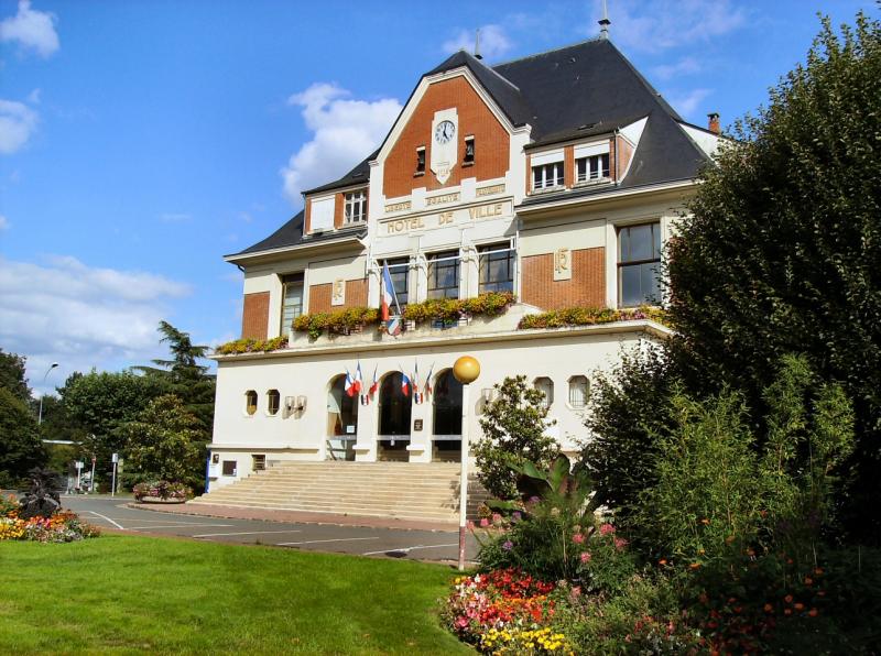 Photo de l'hôtel de ville de Sainte-Geneviève-des-Bois, en région Île-de-France.