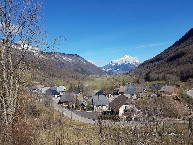 Hameau de Routhennes à Sainte-Reine, dans le département de la Savoie.