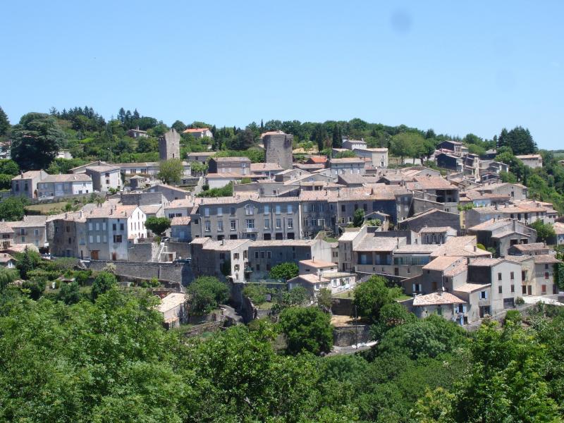 Vue générale de Saissac, dans le département de l'Aude.
