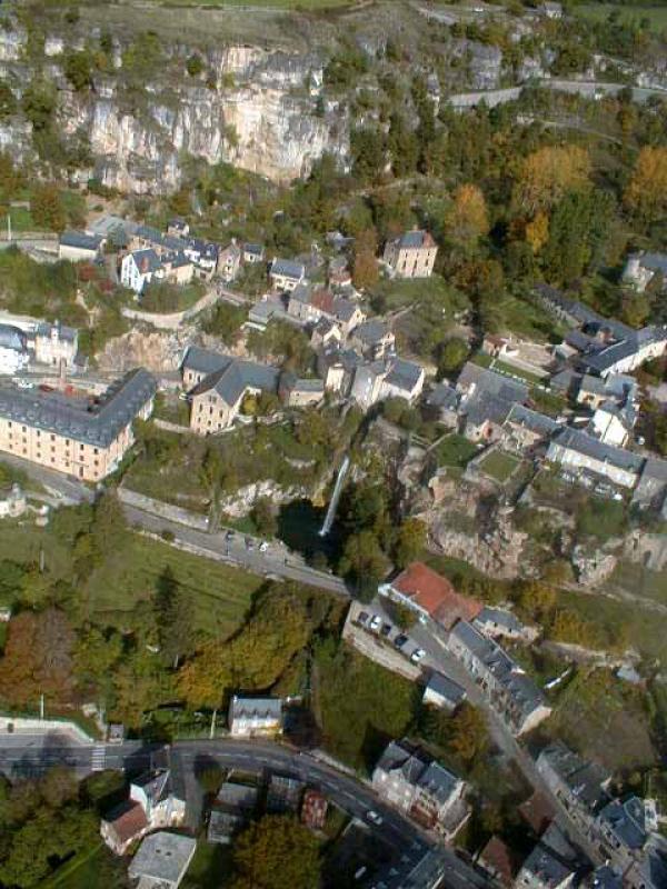 Salles-la-Source.