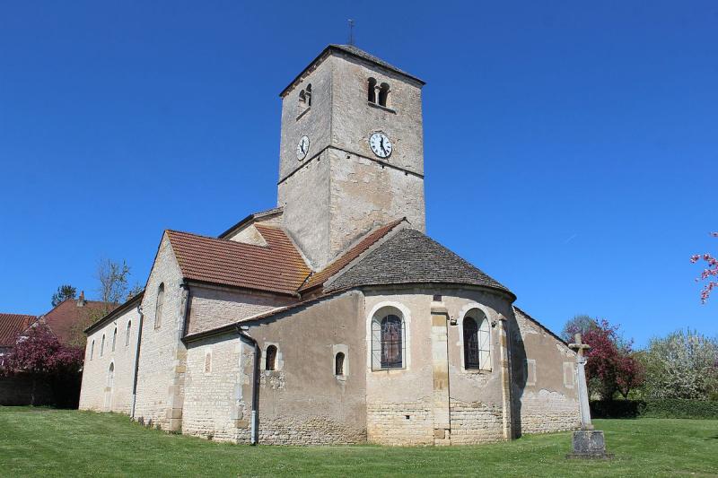 Église Saint-Antoine à Salornay-sur-Guye, dans le département de Saône-et-Loire.
