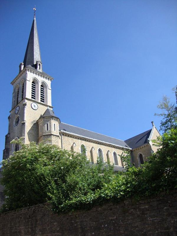  Église paroissiale de Santenay, dans le département de la Côte-d'Or.