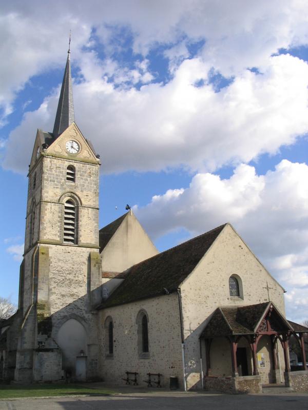 Photo de l'église Saint-Germain-d'Auxerre à Savigny-le-Temple, en région Île-de-France. 