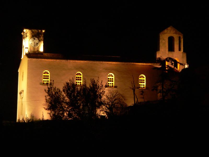 La vieille église de Septèmes transformée en salle du peuple.